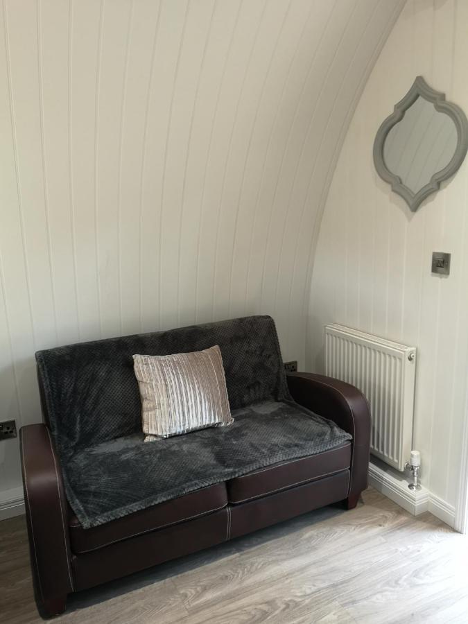 The Pod-Hot Tub-Woodland Lodges-St Clears-คาร์มาเทน ภายนอก รูปภาพ
